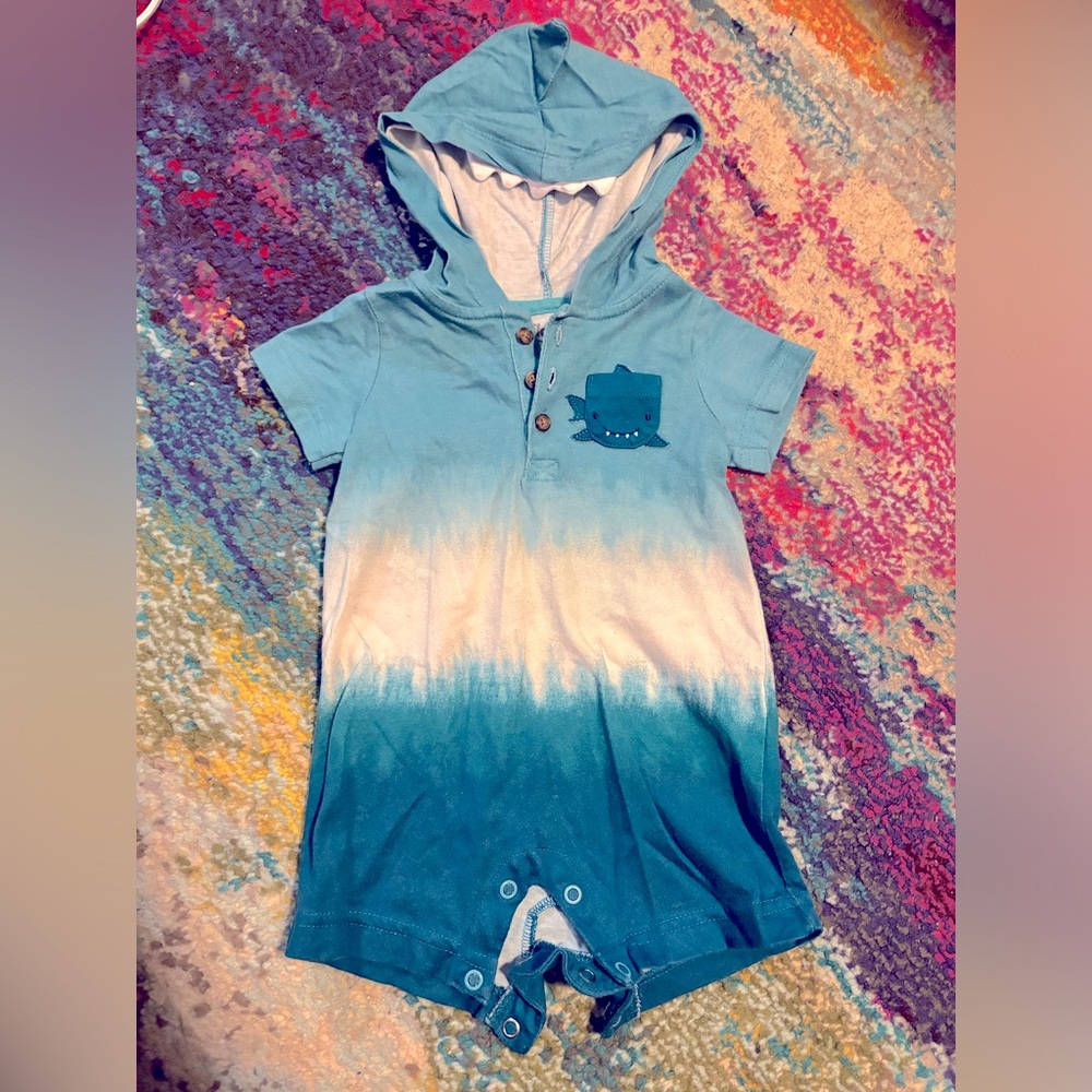 ⭐️5/$25 Baby Shark Romper 🦈